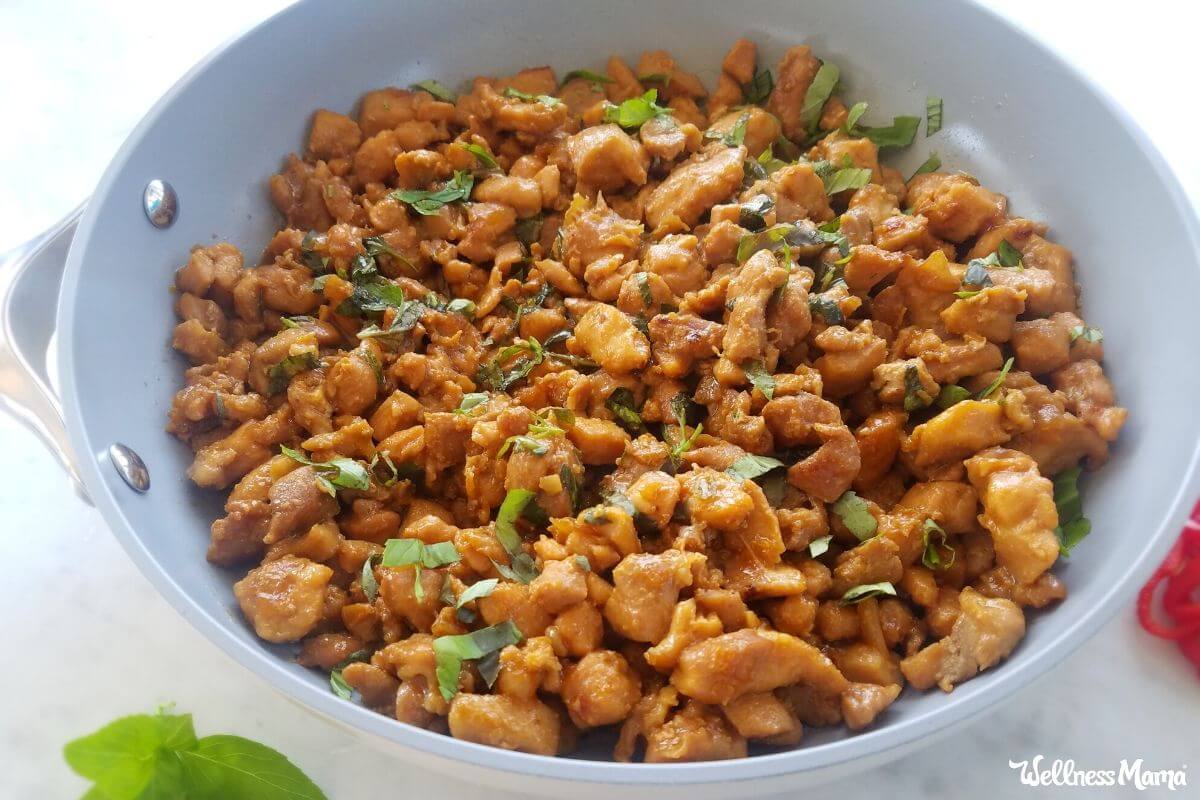 pad krapow gai